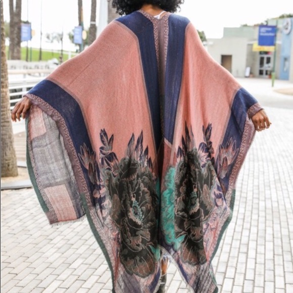 Kimono - Picture 2 of 3